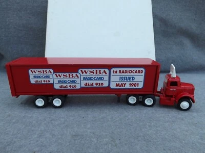 WSBA RADIO Station 910 WINROSS Diecast Tractor Remolque Camión NUEVO en Caja Rojo Foto 1 de 4