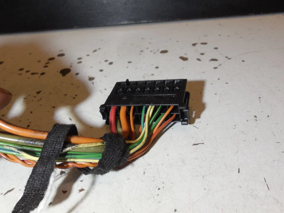 Conector de cable módulo de control de asiento A2205453728 07-13 Mercedes Benz S63 AMG S550 Foto 1 de 4