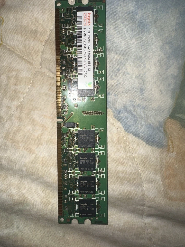 Hynix DDR2 Desktop Memory Modules – 1GB PC2-5300U, pack of 2 - Image 1 of 1