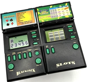 Micro Games Vintage Mini Vegas Slot & Blackjack Portatile Giochi Elettronici Gioca Bene - Foto 1 di 9