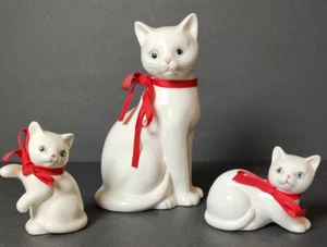 Set of 3 Takahashi Ceramic Cat Figurines with Red Bows Mint Condition - Picture 1 of 9