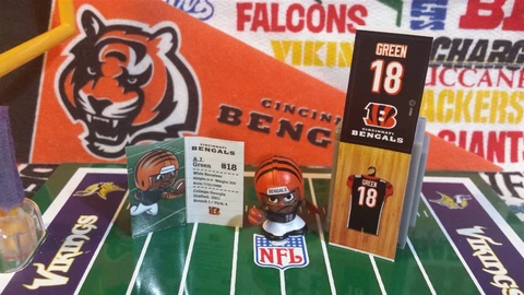 NFL Teenymates 2017 Series 6 Cincinnati Bengals WR  A.J. Green figure & locker Cover