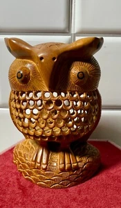 Vintage kleine handgeschnitzte Eulenfigur aus Holz mit Baby Eule innen - Bild 1 von 4