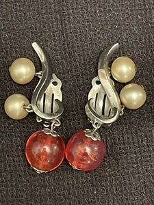 Schiaparelli Signed Vtg Clip Earrings Rhodium Plated Pearls & Amber Drop Beads - Picture 1 of 12