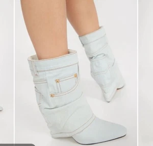 She’s Iconic Booties Denim Light Blue Boots Womens Size 8.5 NWOT Cowboy Carter - Picture 1 of 18