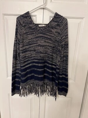 Blu Pepper Knit Long Sleeve Sweater With Fringe And With Hood. Large. Foto 1 de 4
