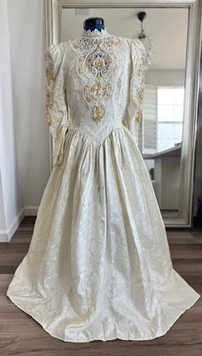 Vestido de novia victoriano vintage años 90 Jessica McClintock con cuentas lentejuelas brocado Foto 1 de 4