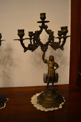  DUE CANDELABRI IN BRONZO A CINQUE BRACCI - Immagine 1 di 4