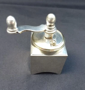 Vintage Silver Plated Pepper Grinder Cube Shape Pepper Mill Marked Made In Italy - Imagen 1 de 8