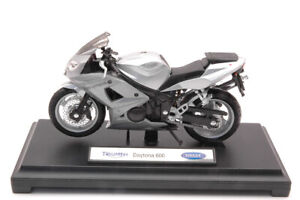 Modellino moto motor bike 1:18 TRIUMPH DAYTONA 600 diecast modellismo collezione