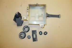 Yamaha TZR125 TZR 125 2RH 2RL lote de trabajo batería permanencia goma soportes artículos piezas - Imagen 1 de 6