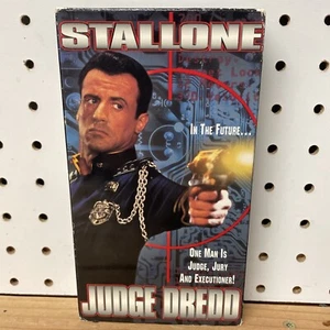 Judge Dredd VHS 1995 Action Sci-fi Sylvester Stallone Hollywood Pictures Home... - Picture 1 of 3