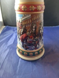 Budweiser Holiday Stein 1994 ciudad natal vacaciones Ceramarte - Imagen 1 de 6