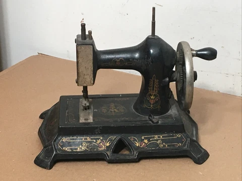 Antique Muller German Cast Iron Childs Hand Crank Sewing Machine Cover