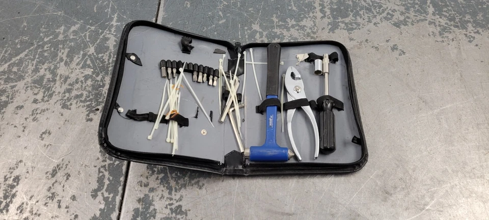 2007 Porsche 911 997 Carrera S Tool Kit #6682 B2 - Image 1 of 4