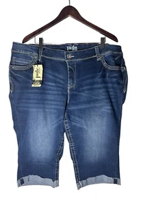 NWT WOMAN JADE JEANS PLUS CAPRI SIZE 20 CURVY DISTRESSED STITCHING EMBROIDERED - Picture 1 of 5