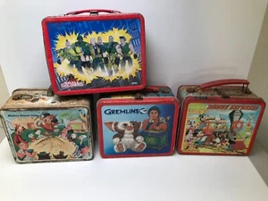 Lote lonchera vintage Disney, Gremlins, Small Soldiers SIN TERMO ORETTY ÁSPERO - Imagen 1 de 2