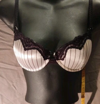 Sujetador BeIntimates 34B WHT NEGRO a rayas tema candente vintage Y2k gótico Foto 1 de 4