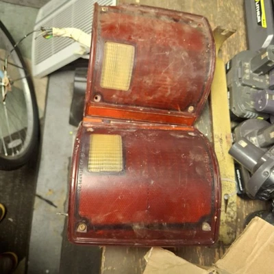 Conjuntos de luces traseras para camioneta Chevy 1974-1987. Algo de desgaste ver fotos Foto 1 de 3