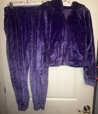 Traje de chándal deportivo de terciopelo púrpura 2 piezas Victoria Secret Y2K “On Point” talla L Foto 1 de 4