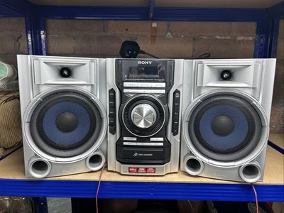 Sony MHC-EC55  Mini Hi-Fi Component System 3 CD Changer Tested Working - Image 1 of 4