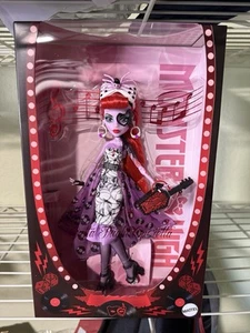 Monster High Outta Fright Operetta Fang Club Exclusive NEW IN HAND FREE SHIPPING - Picture 1 of 5