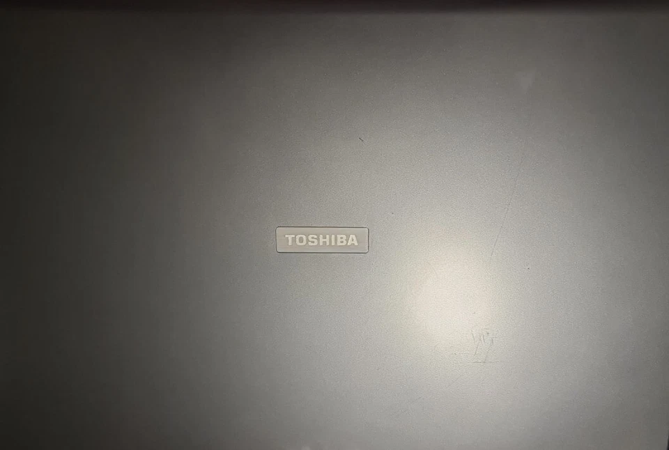 TOSHIBA EQUIUM A100-306 PSAABE-00J00HAV  - Image 1 of 2