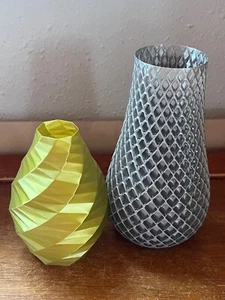 Lot of silver & Yellow Gold 3D Printed Small Flower Vases - 4 and 1/8th’s to - Picture 1 of 8