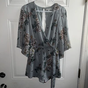 Charlotte Russe Silver Chiffon Floral Short Romper Jumpsuit Women Size S - Picture 1 of 4