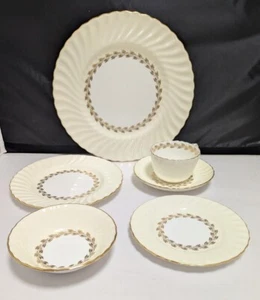 Minton Gold Cheviot Porcelain Dinnerware 6 Piece Place Setting - Picture 1 of 4