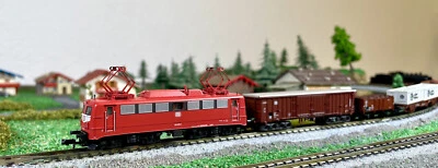 Minitrix 12850 N DB E-Lok 140 im Set mit 4 Güterwaggons in OVP Zustand 2 (SPR) - Bild 1 von 4