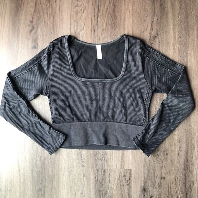 Camisa Aerie Offline Atlética Talla XL Negra Sin Costuras Cuello Cuadrado Recortada Foto 1 de 4