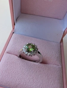 9ct White Gold 0.89ct Round Peridot & 0.14ct Diamond Ring - Picture 1 of 10