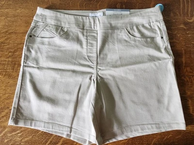 Liz Claiborne Womens Classic Short Size 14 Stonewall/Beige Pull On Stretch NWT - Image 1 of 4