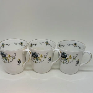 Juego de 3 tazas vintage florales de porcelana de hueso hechas en Inglaterra - Imagen 1 de 4