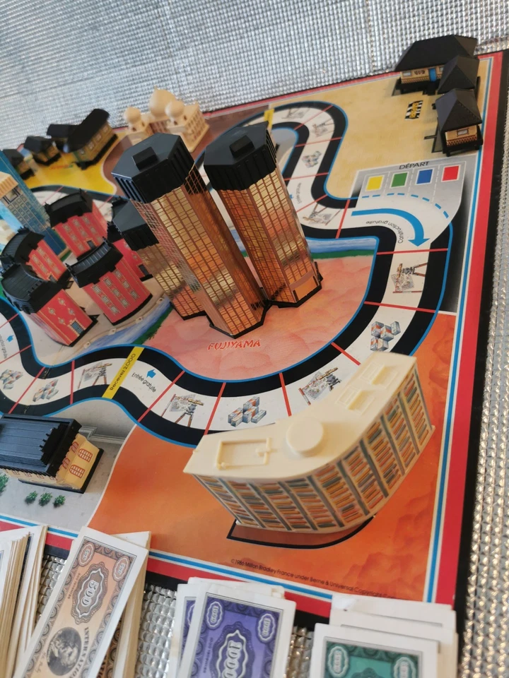 *In French* HOTEL Board Game 1986 Vintage MB Games Retro *Francais Version*  - Image 1 of 4