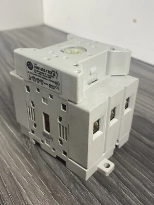Allen Bradley 194E-E63-1753 SER B 负载开关前置 63A 194EE631753 - 美国 — 第 1/4 张图片