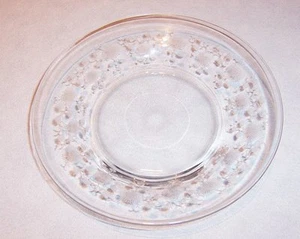 Vintage Klarglas Teller / flache Schale - geätztes Blumendesign um Rand - Bild 1 von 4