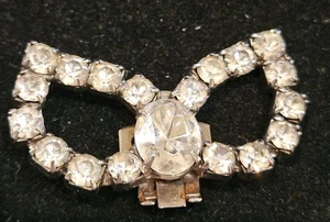 Vintage Rhinestone Scarf Clip Silvertone Sparkles Costume Jewelry - Picture 1 of 2