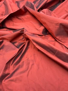 FABULOUS QUALITY SILK TAFFETA IRIDESCENT - HEIRLOOM RED!!! - Picture 1 of 8