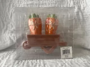 Carrot Wheelbarrow Ceramic Salt & Pepper Shaker Set Publix Collection - NEW - Picture 1 of 2