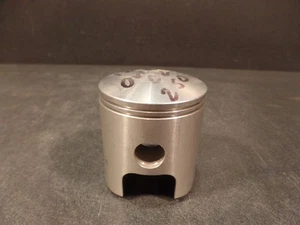 VINTAGE UNKNOWN BRAND PISTON FIRST 1ST OVER CZ250 CZ 250 [G]  - Bild 1 von 9