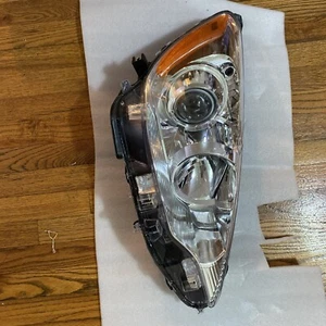 2012-2013-2014 TOYOTA PRIUS C RIGHT HEADLIGHT HALOGEN PROJECTOR OEM - Picture 1 of 7