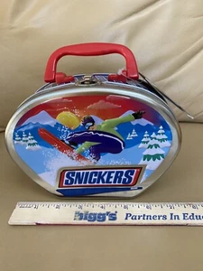 Vintage- Snickers Tin Lunch Box~ Snowboarding Skiing Winter Scene ~ 7” X 5”~2003 - Picture 1 of 10