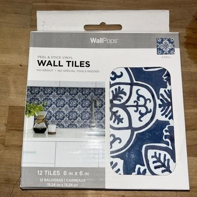 批量 6 件 蓝色和白色花卉 Caeli Peel & Stick 墙砖 ( 共 72 瓷砖) — 第 1/4 张图片
