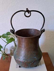 Antique Primitive Hammered Copper Hanging Pot Large Patina RARE 10" - Picture 1 of 11