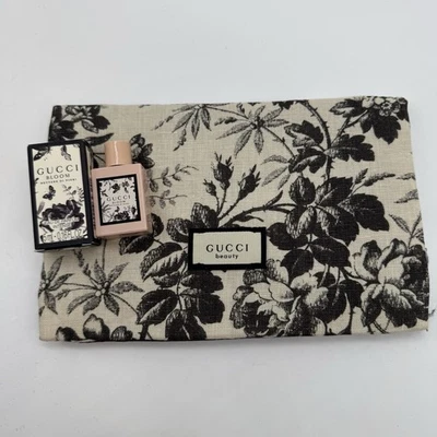 Bolsa/bolsa de maquiagem Gucci Beauty + Gucci Bloom Nattte Di Fiori 5ML mini nova - Imagem 1 de 4