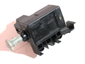 GENUINE FORD FOCUS MK3 CLUTCH SWITCH 6G91 11A152 AA 11-18 - Picture 1 of 4