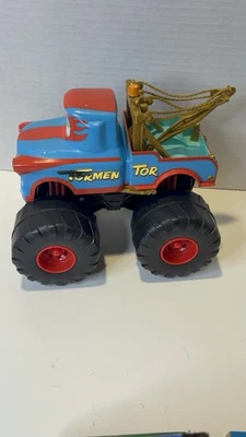 Disney Pixar Cars TORMENTOR Mater Cars Toon plástico Monster Truck 7” grande Foto 1 de 4