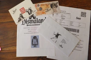 Banksy signed tenner & dismaland stamp + Original postcard 2015 from WSM Lils02 - Picture 1 of 23